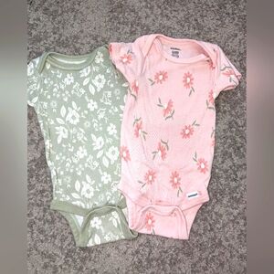 2pk Gerber baby girl short sleeve onesies